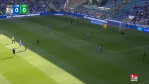 Se com um penálti destes já seria bizarro, o que dizer de dois no mesmo jogo?