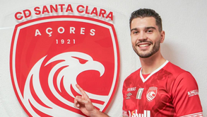 A recuperar de lesão, Pedro Pacheco renova com o Santa Clara até 2028
