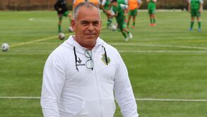 Paulo Veríssimo e o plantel do Vitória do Pico da Pedra: «Temos juniores e juvenis para preencher»