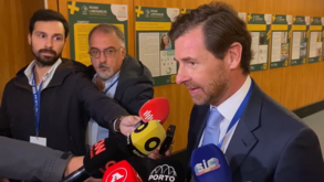 Villas-Boas e os grafitis de contestação com Sérgio Conceição ao barulho: «Uma encomenda infantil»