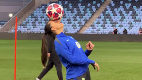 «Kika ou Ronaldinho?»: Francisca Nazareth dá show no treino do Barcelona e deixa adeptos em delírio