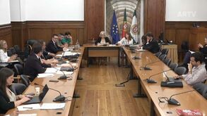 Fim à repressão policial, álcool nos estádios e legalização da pirotecnia: DUXXI apresenta medidas na Assembleia da República