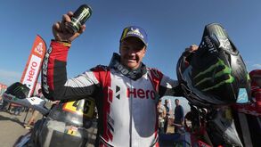 Al-Attiyah e Ross Branch sagram-se campeões mundiais de todo-o-terreno