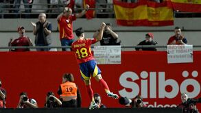 A crónica do Espanha-Dinamarca, 1-0: Zubimendi foi herói improvável