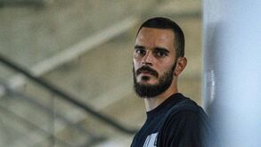 Estreia à vista para Milos Gordic