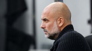 Ingleses revelam que Guardiola pondera renovar pelo Manchester City por mais uma temporada