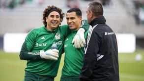 Malagón agradece apoio do 'monstro' Ochoa: «Sempre perto para me ajudar»