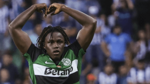 Quenda eleito o melhor jogador jovem de agosto e setembro na Liga