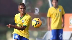 Foi número 10 no Flamengo de Vinícius, jogou no Aves e agora... ganha 60€ por jogo nos amadores