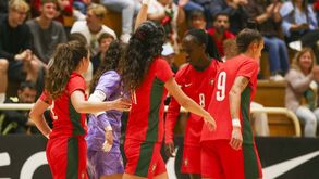 Seleção feminina de futsal bate tricampeã europeia em jogo particular