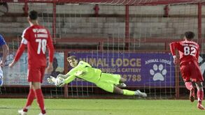 Equipa B do Benfica soma novo empate em Inglaterra