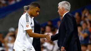 Ancelotti quebra silêncio sobre Mbappé: «Não tenho uma agência de viagens...»