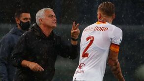 Karsdorp não perdoa Mourinho: «Chamou-me traidor oito vezes no balneário»