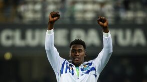 O verão de Samu tem duas versões