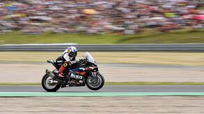 Toprak Razgatlioglu sagra-se bicampeão mundial de Superbikes