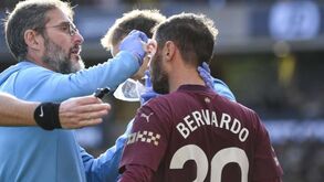 Foden acerta na cabeça de Bernardo Silva e o português fica a sangrar: veja o lance