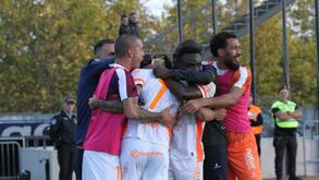 Chaves-Lusitânia de Lourosa, 2-0: flavienses avançam mesmo com dez