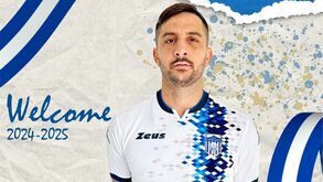 Kostas Manolas estreou-se em equipa amadora grega: marcou 5 golos e saiu aos 35 minutos
