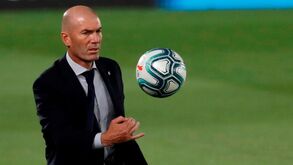 Mira apontada a Zizou: Arábia Saudita quer francês para selecionador