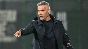 Armando Evangelista promoveu quatro estreias a titular diante do Lagoa