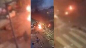 Ambiente continua tenso no bairro do Zambujal: autocarro a arder e foram ouvidas explosões