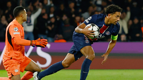 A crónica do PSG-PSV, 1-1: Só um monumental frango evita um mal maior para os parisienses