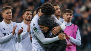 Os festejos dos jogadores do V. Guimarães após a vitória histórica na Suécia