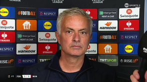 Mourinho numa 'flash interview' épica: «Se jogarmos assim na liga turca destruímos todos»