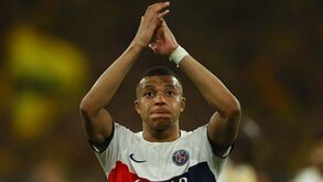 Liga francesa condena PSG a pagar 55 milhões a Mbappé mas braço-de-ferro promete