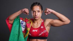 Jacqueline Cavalcanti renovou contrato com o UFC e já tem mais uma luta marcada