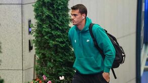 Chegada tranquila do Sporting a Gaia com duas novidades na comitiva