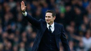 Polícia apreende pacotes de droga com foto de Lampard e ex-jogador fica chocado: «Nem sei o que dizer...»