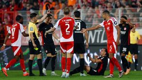 Union Berlin de Diogo Leite empata com o campeão e sobe a 4.º