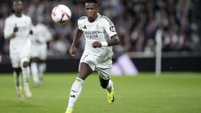 Bola de Ouro: Sucessor de Messi é conhecido esta segunda-feira