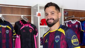 Platiny treinou condicionado no regresso do Chaves ao trabalho