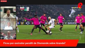 Apito Record: discussão em dois penáltis e um vermelho sem discussão (mas por exibir...)