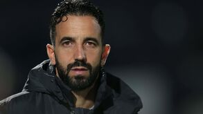 Ações do Sporting caem 3% após ser confirmado o interesse do Manchester United em Rúben Amorim