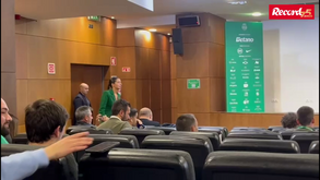 Presença não habitual: Hugo Viana assistiu 'in loco' à conferência de imprensa de Rúben Amorim