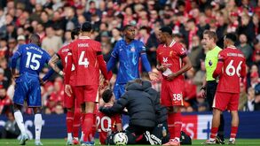 Jota desfalca Liverpool até à pausa das seleções