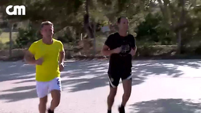 De ténis e calções: Varandas chega à Academia do Sporting a correr e diz que está 