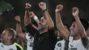 Artur Jorge: «Chegámos ao estádio com vidros partidos e jogadores atingidos por pedras»