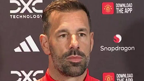 Mais um adjunto para Amorim no Man. United: Van Nistelrooy confirma que ficará na equipa técnica