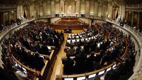 Orçamento do Estado para 2025 aprovado na generalidade por PSD e CDS-PP com abstenção do PS