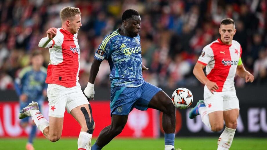 Brian Brobbey reage às críticas