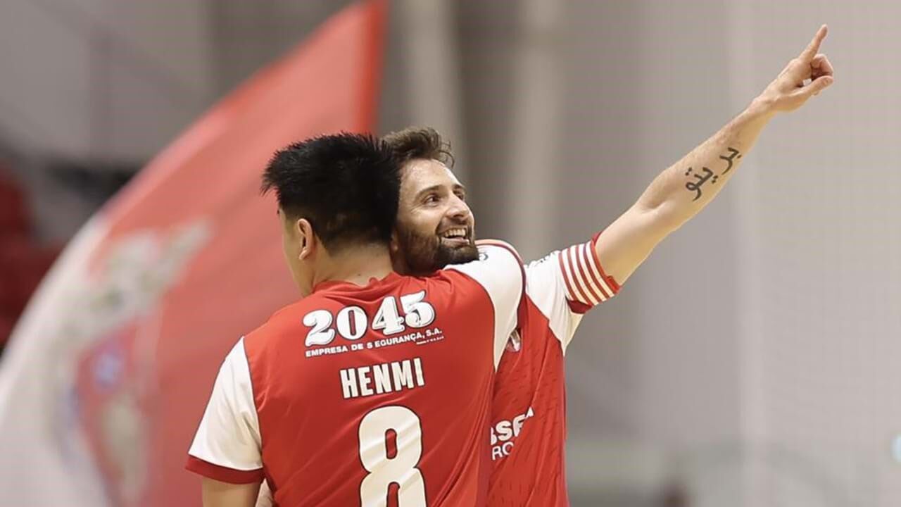 Henmi festeja com Tiago Brito a 4ª vitória na liga