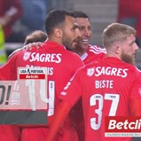 De pé quente: Pavlidis fez assim o segundo do Benfica frente ao Farense