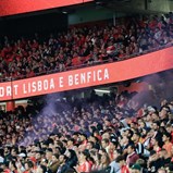 Nova multa pesada para o Benfica: do atraso à pirotecnia