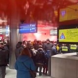 Adeptos do Benfica lançam pirotecnia e provocam paralisação do metro de Munique