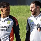 Bah regressa direto ao onze do Benfica para o clássico