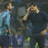 Defesa do FC Porto cai nos grandes combates